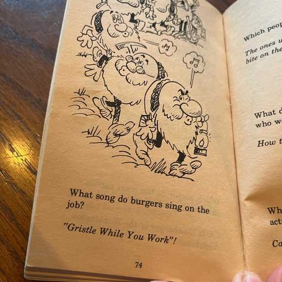 Vintage 1978 book | 101 Hamburger Jokes - Picture 6 of 11